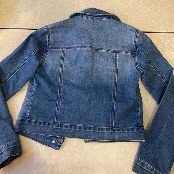 Forever 21 Cropped Denim Jean Jacket Studded Embroidered Aztec design Size Small - Picture 2 of 9